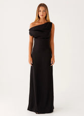 Éva Long Satin Dress Elegant Crystal